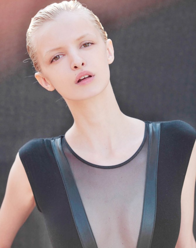 Ana Laura K -front