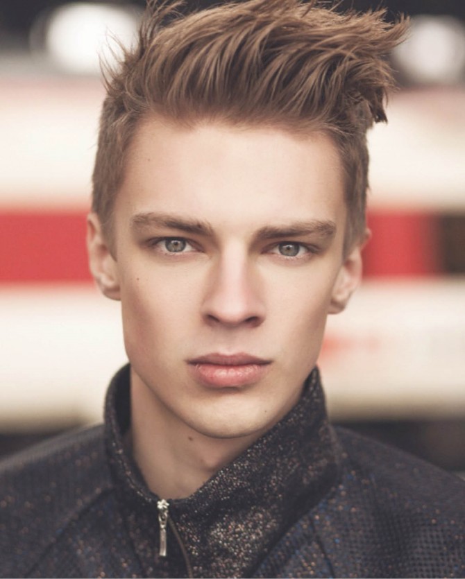 Dominik- front