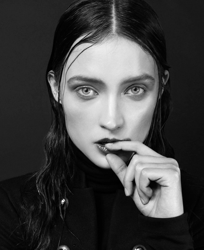 Anna Koszegi  -front