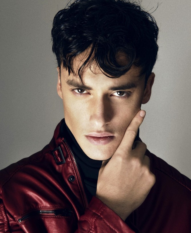 Tom Leigh  -front