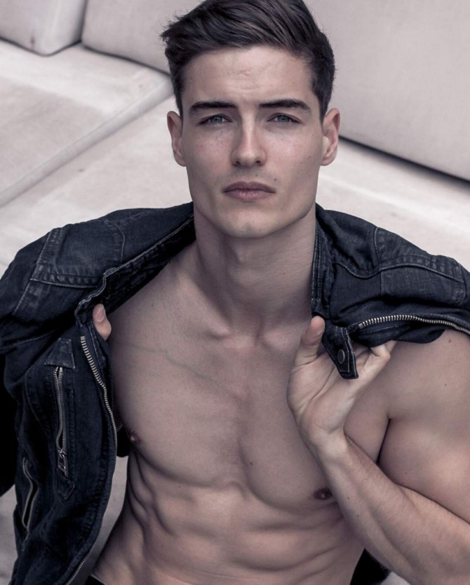 Konstantin Q - front